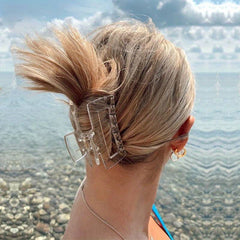 Transparent Elegance: Non-Slip Hair Claw Clips for Women – French Aesthetic Hair Accessories